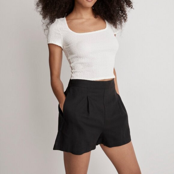 Clean Pull-On Shorts in Linen-Cotton - Picture 1 of 11